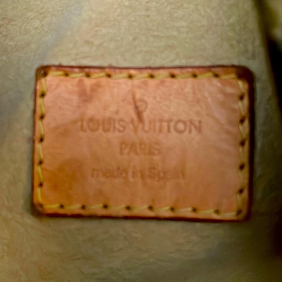 Authentic Louis Vuitton ARTSY MM - Picture 3 of 10